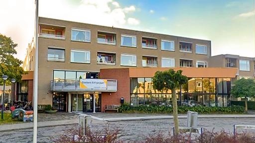 De entree van verpleegtehuis Gooiers Erf weer up-to-date!