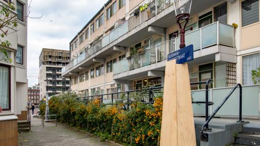 Eerste heipaal geslagen project De Burmandwarsstraat