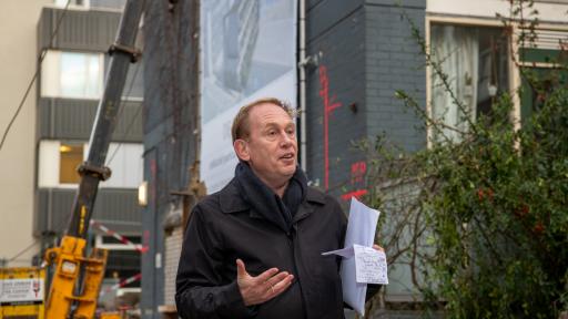 Eerste heipaal geslagen project De Burmandwarsstraat