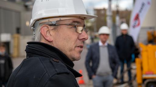 Eerste heipaal geslagen project De Burmandwarsstraat