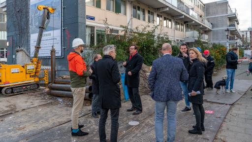 Eerste heipaal geslagen project De Burmandwarsstraat