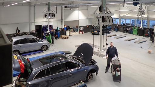 Verbouwing Opel garage Janssen van Kouwen Huizen