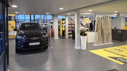 Verbouwing Opel garage Janssen van Kouwen Huizen