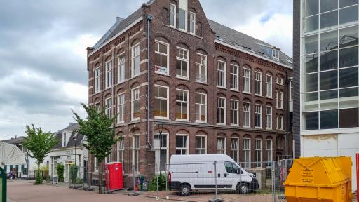 Realisatie 24 wooneenheden in voormalig PTT gebouw Hilversum