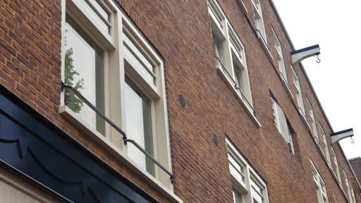 34 woningen en winkel Molukkenstraat Amsterdam