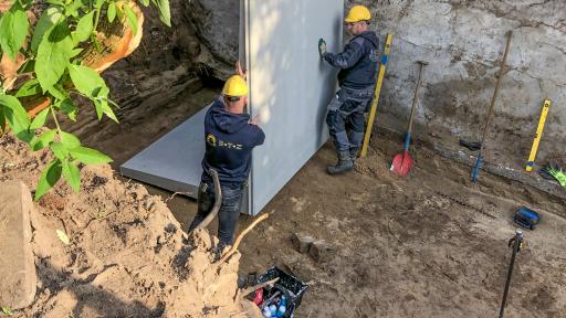 Koekoek en deurkozijn kelder Bussum